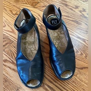 Fly London Yala Sandal